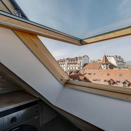 Le Supernova - With Mezzanine In The Heart Of The *