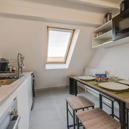 Le Supernova - With Mezzanine In The Heart Of The *