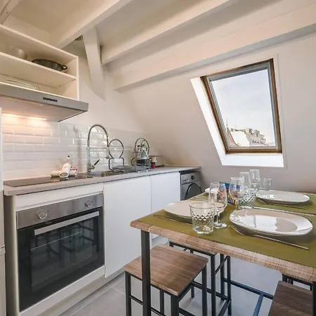 Le Supernova - With Mezzanine In The Heart Of The
