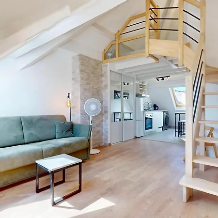 Le Supernova - With Mezzanine In The Heart Of The
